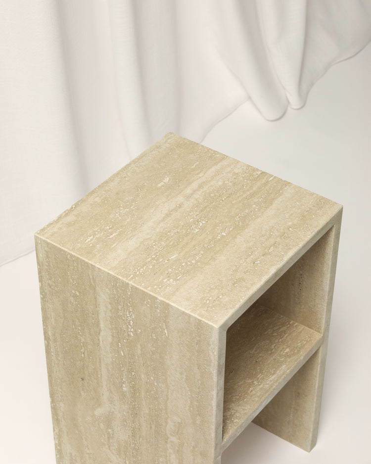 Curva Piccolo Side Table in Bianco Travertine