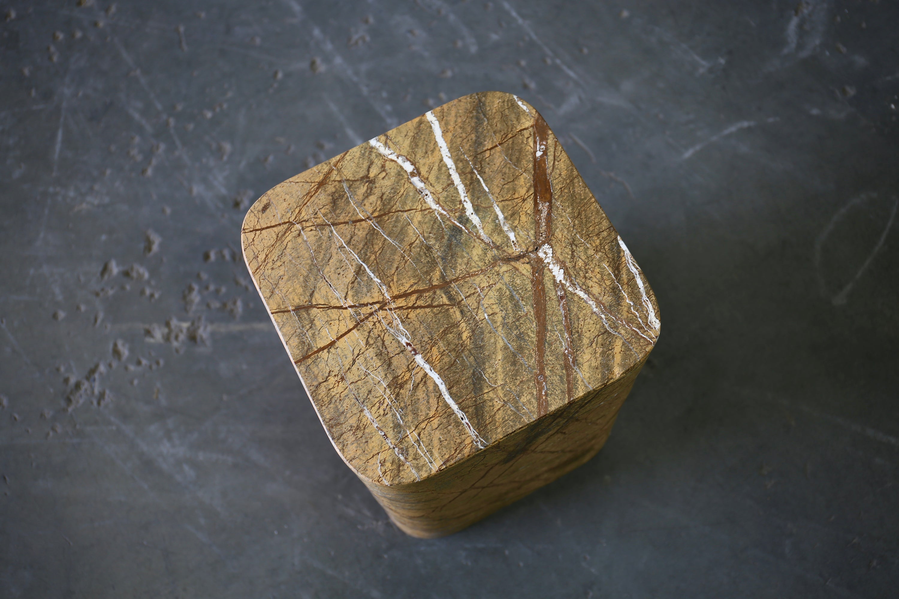 Piccola Plinth