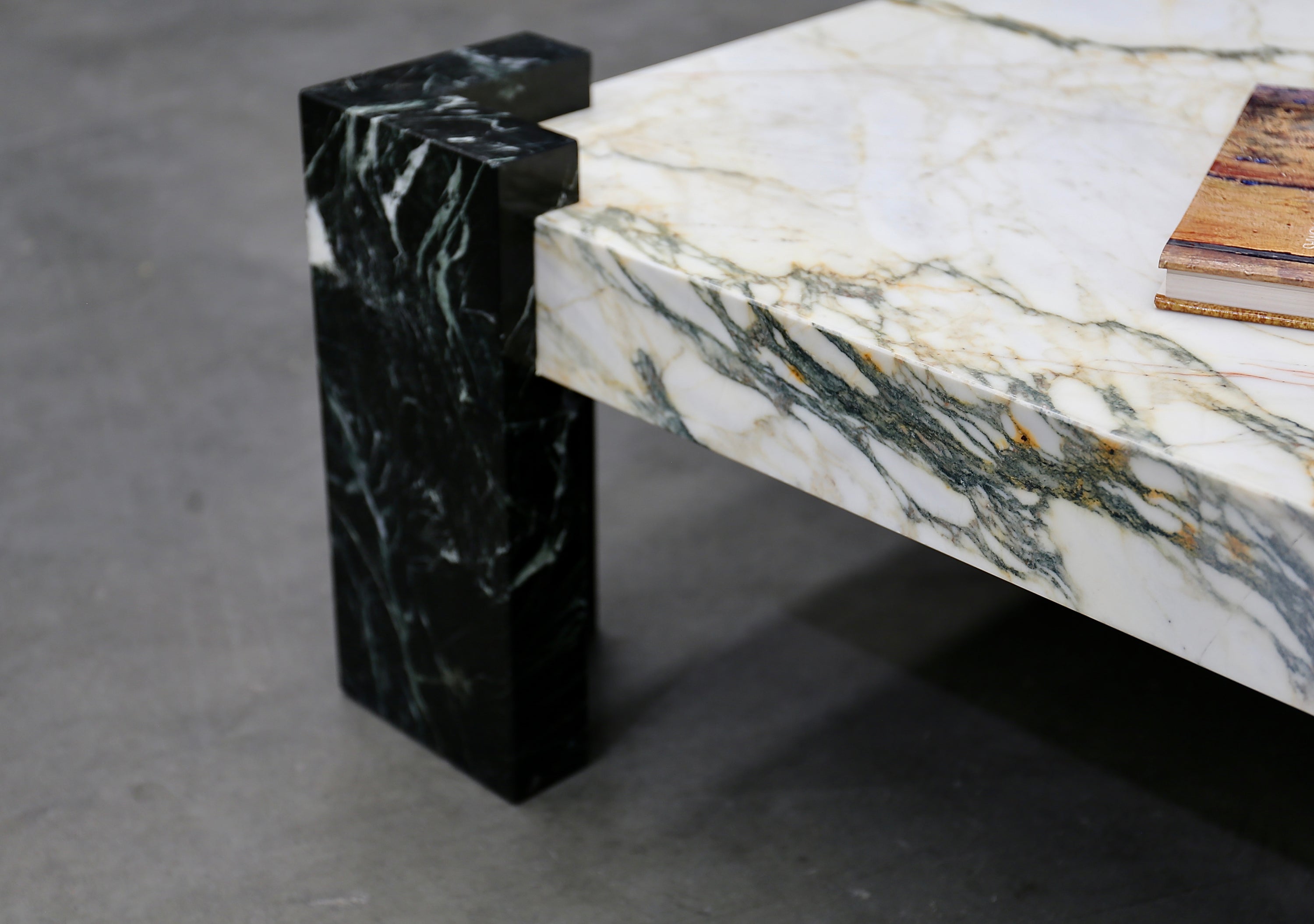 Verde Kontrast Coffee Table