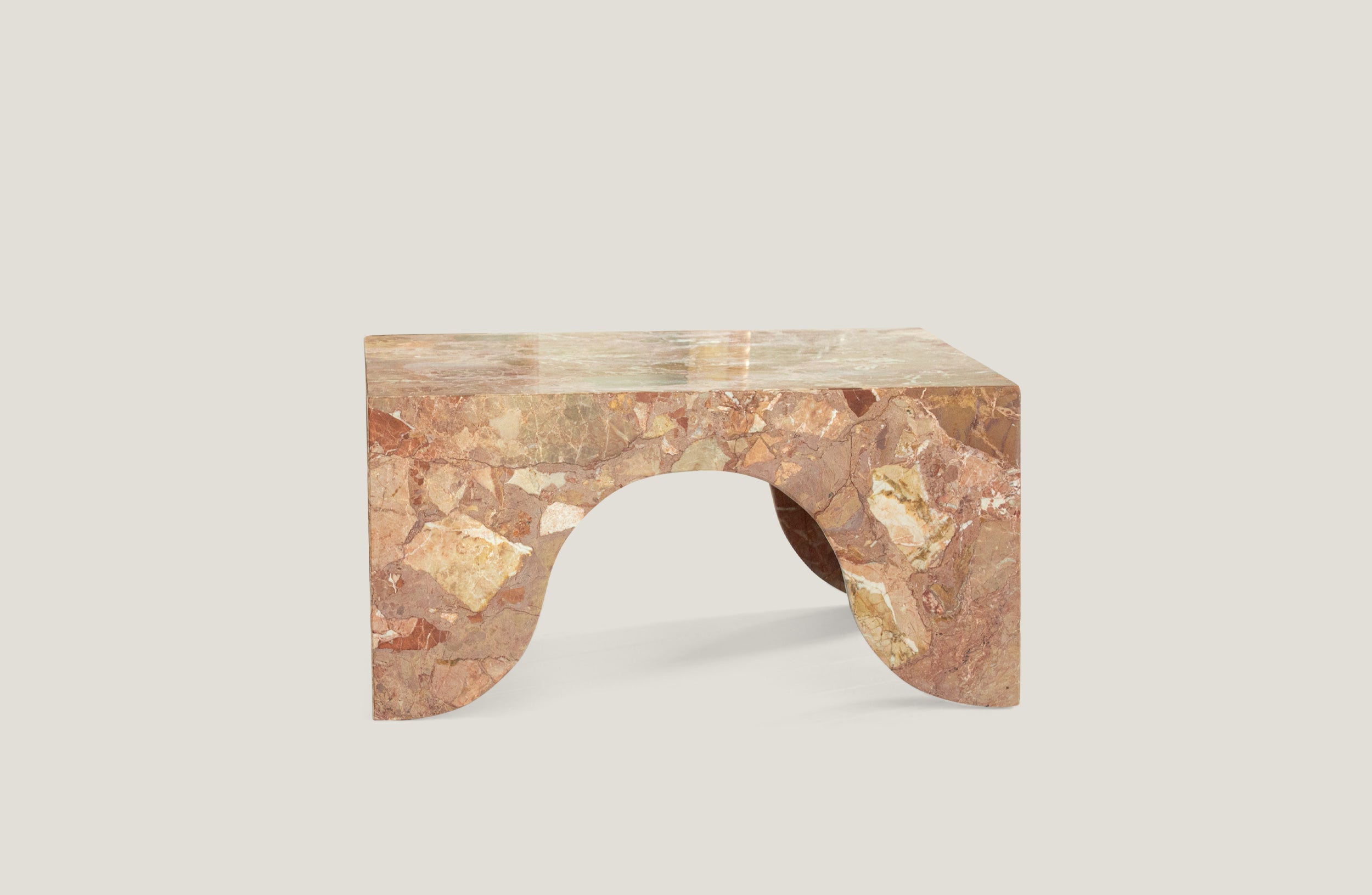 Kontur Curva Coffee Table: Tiebero Marble